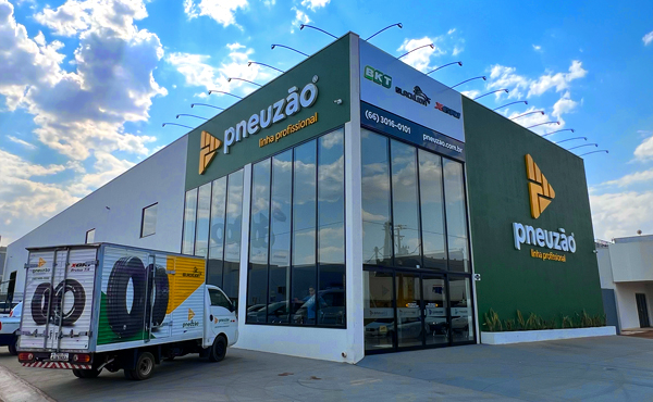 Loja de pneus em Primavera do Leste, com foco em linha pesada: Pneus Agrícolas, Pneus de Carga, Pneus de Caminhonetes, SUVs, OTR e Industrial.