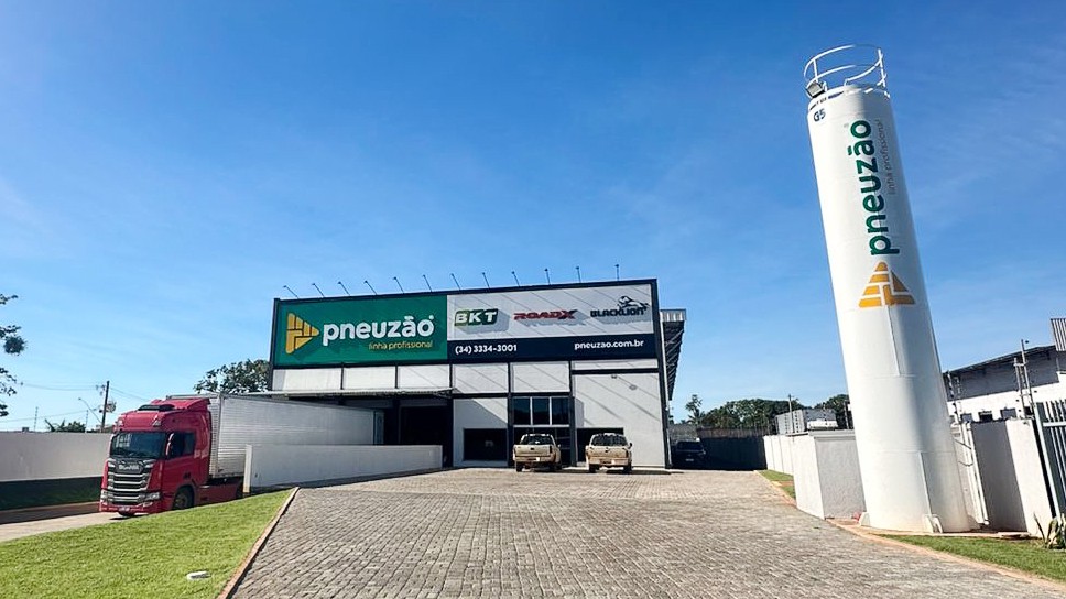 Loja de pneus com foco em linha pesada: Pneus Agrícolas, Pneus de Carga, Pneus de Caminhonetes, SUVs, OTR e Industrial.